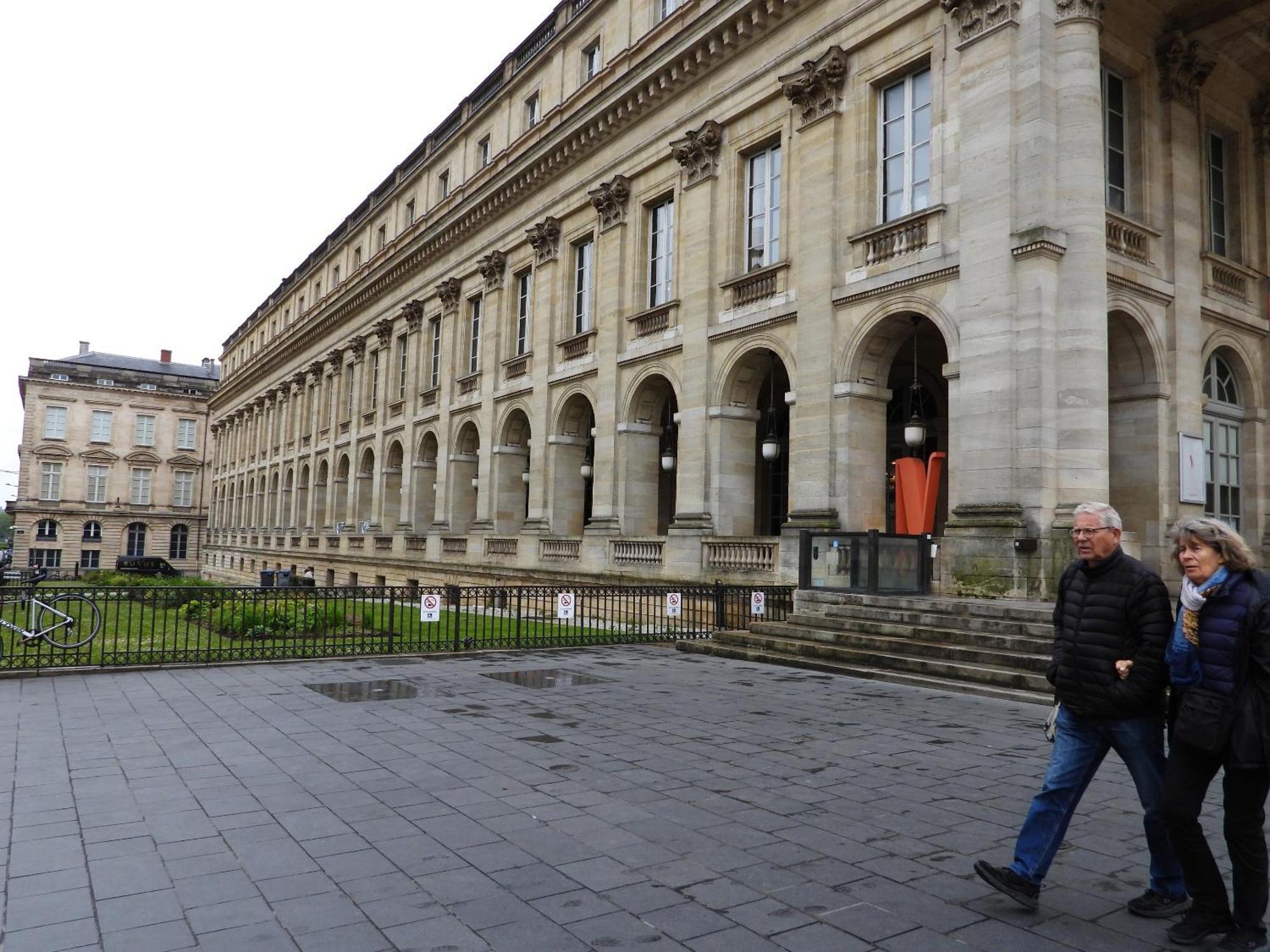 B&B Le Miroir Aux Fees Bordeaux Exterior photo